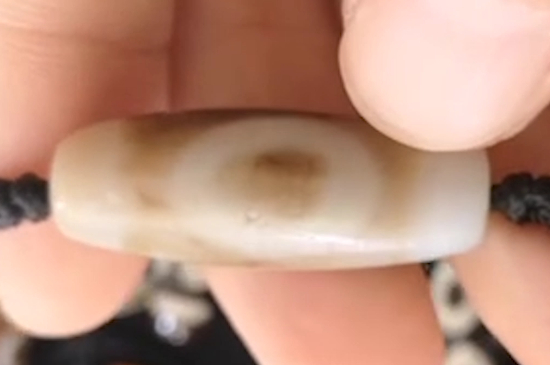 天珠红色好还是黑白好