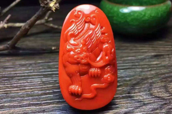 南红可以和石榴石一起佩戴吗