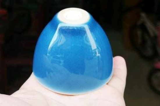 霁蓝釉瓷器特征