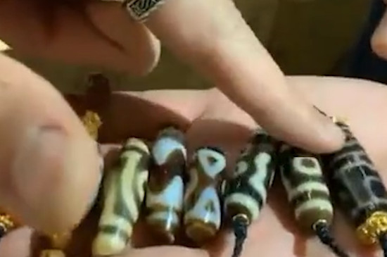 天珠正确佩戴方法