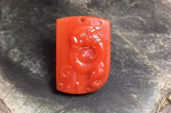 南红洗澡时能戴吗