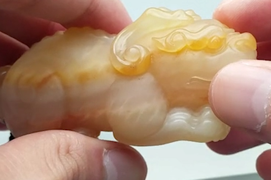 黄龙玉和翡翠哪个好