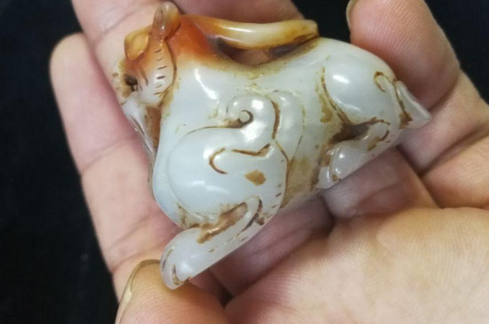 和田玉沁色与人工沁色的鉴别