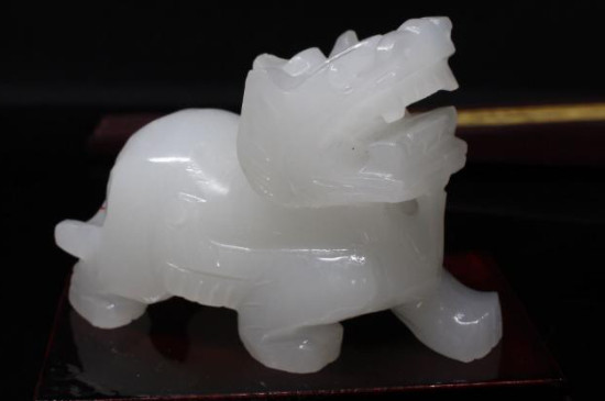 巴玉和和田玉的区别