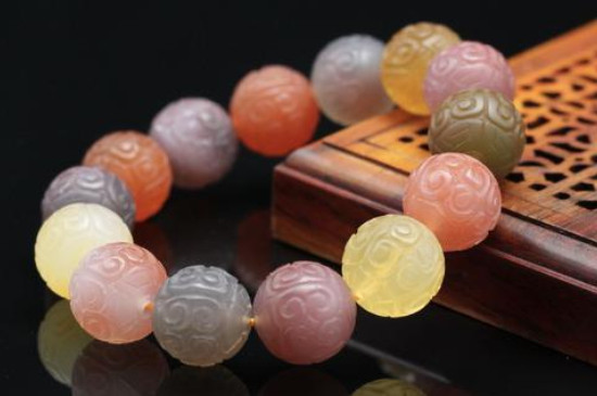 盐源玛瑙睡觉可以戴吗