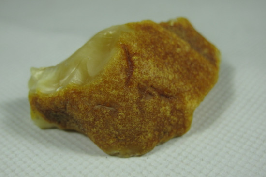 假蜜蜡原石如何鉴别