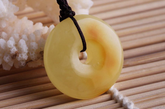 蜜蜡戴在哪只手