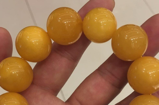 蜜蜡时间长了会变颜色吗?