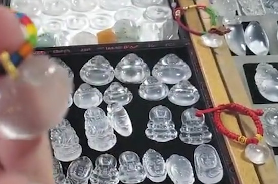 水沫玉与翡翠怎么辨别