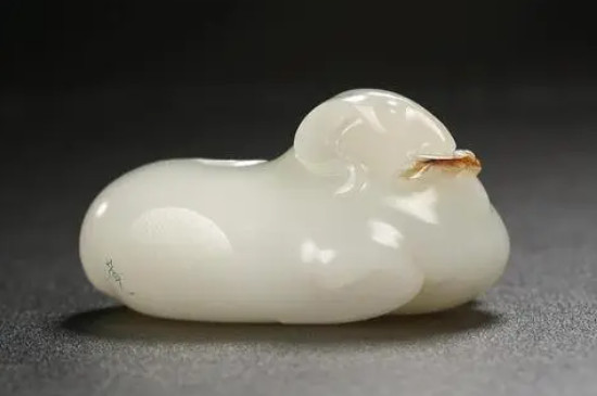 紫光手电如何鉴别玉石