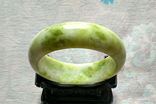 蓝田玉的特征是什么?