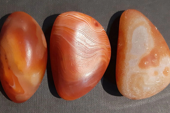 玛瑙是晶体吗