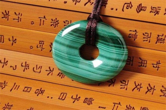 孔雀石的保养方法和佩戴禁忌