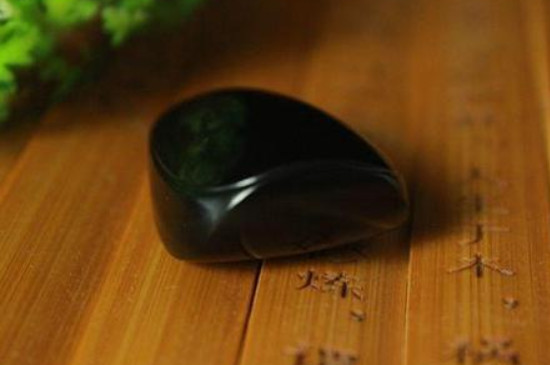 塔青玉长期佩戴好吗