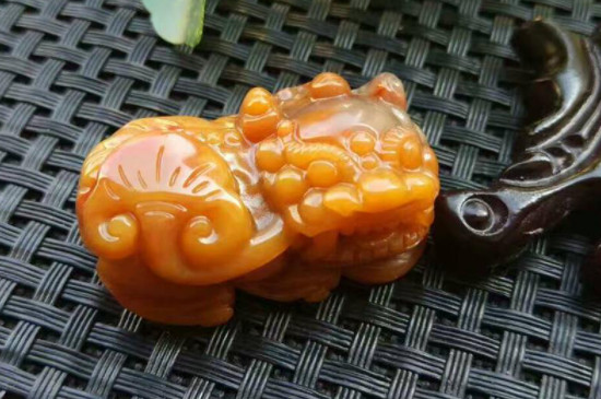 石英岩玉怎么分辨真假