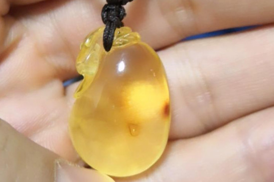 蜜蜡时间长了会变颜色吗?