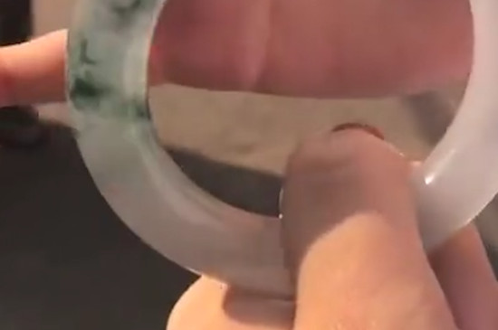 水沫玉与翡翠怎么辨别