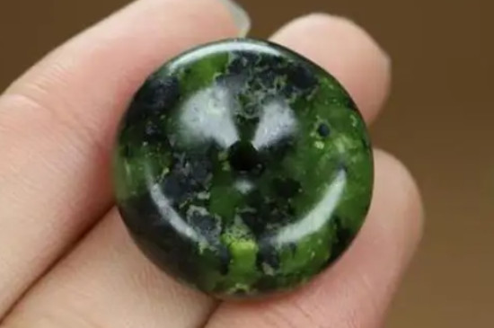 药王石手镯戴哪只手
