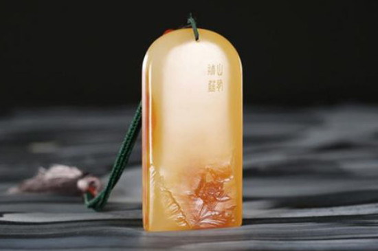 黄龙玉是什么玉?产自哪里?