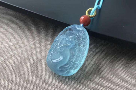 海蓝宝水晶是颜色越深越好吗