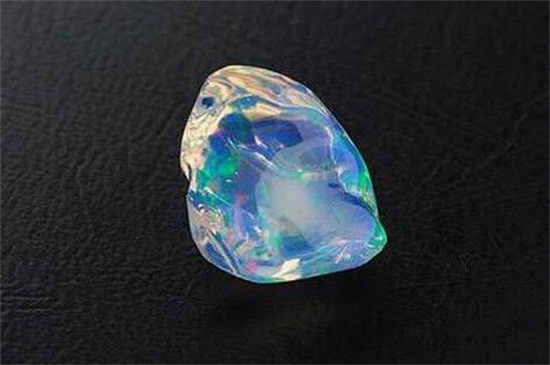 欧泊是有机宝石吗