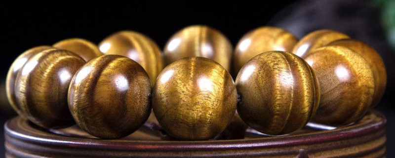 金丝楠木手串放水里会沉吗