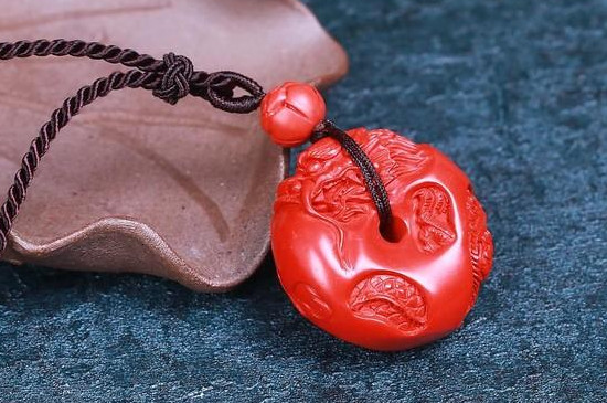 用朱砂怎样辟邪，画符咒戴饰品