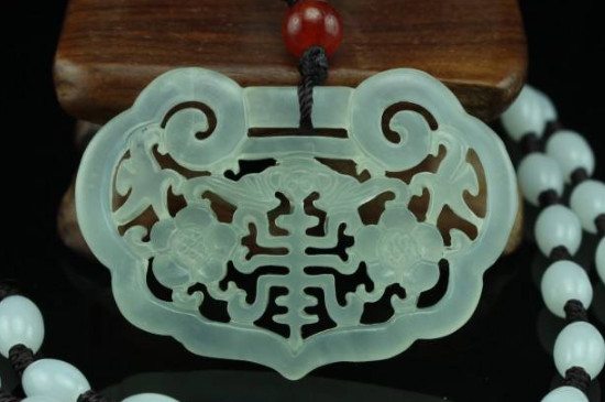 岫玉会越戴越透吗