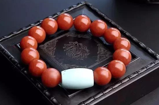 南红洗澡时能戴吗