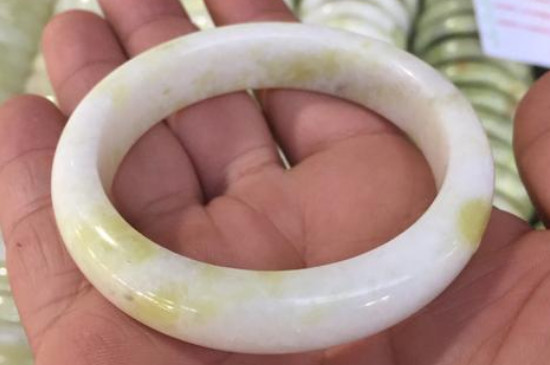 昆仑玉和蓝田玉哪个好