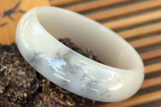 佘太翠酸洗过有什么特征
