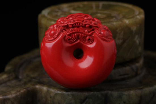朱砂佩戴紫砂好还是红砂好