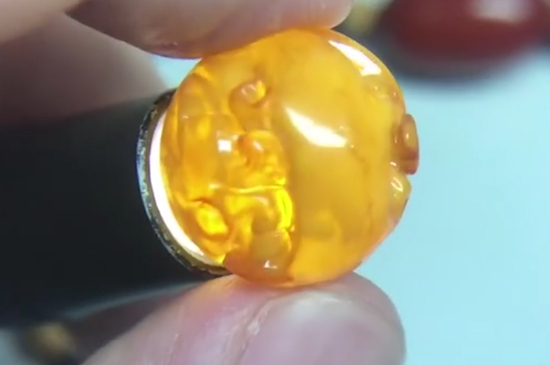 蜜蜡是什么材质?蜜蜡是怎么形成的?