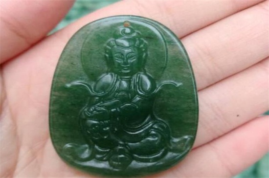 东陵玉手镯戴久了有什么变化